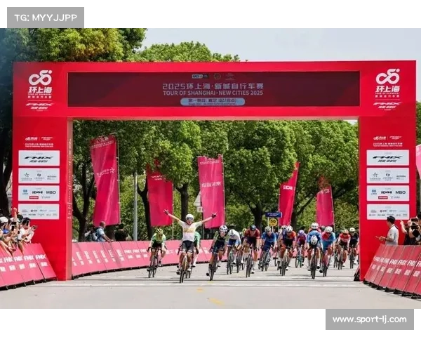 环上海新城赛道开放 业余爱好者可体验专业赛事场地刺激挑战